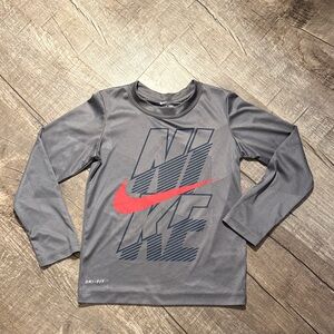 5/$15 Nike Gray Long Sleeve Dri-FIT Tee with Red Swoosh size Med 6